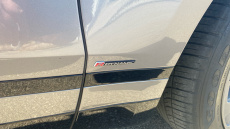 Land Rover Range Rover Velar 3.0 D300 MHEV R-Dynamic SE 5dr Auto Diesel Estate